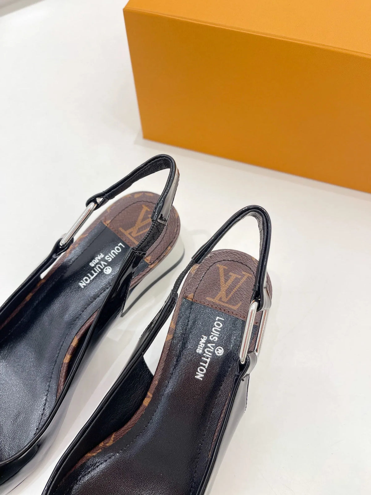 Black Magnetic Slingback Pump M561590