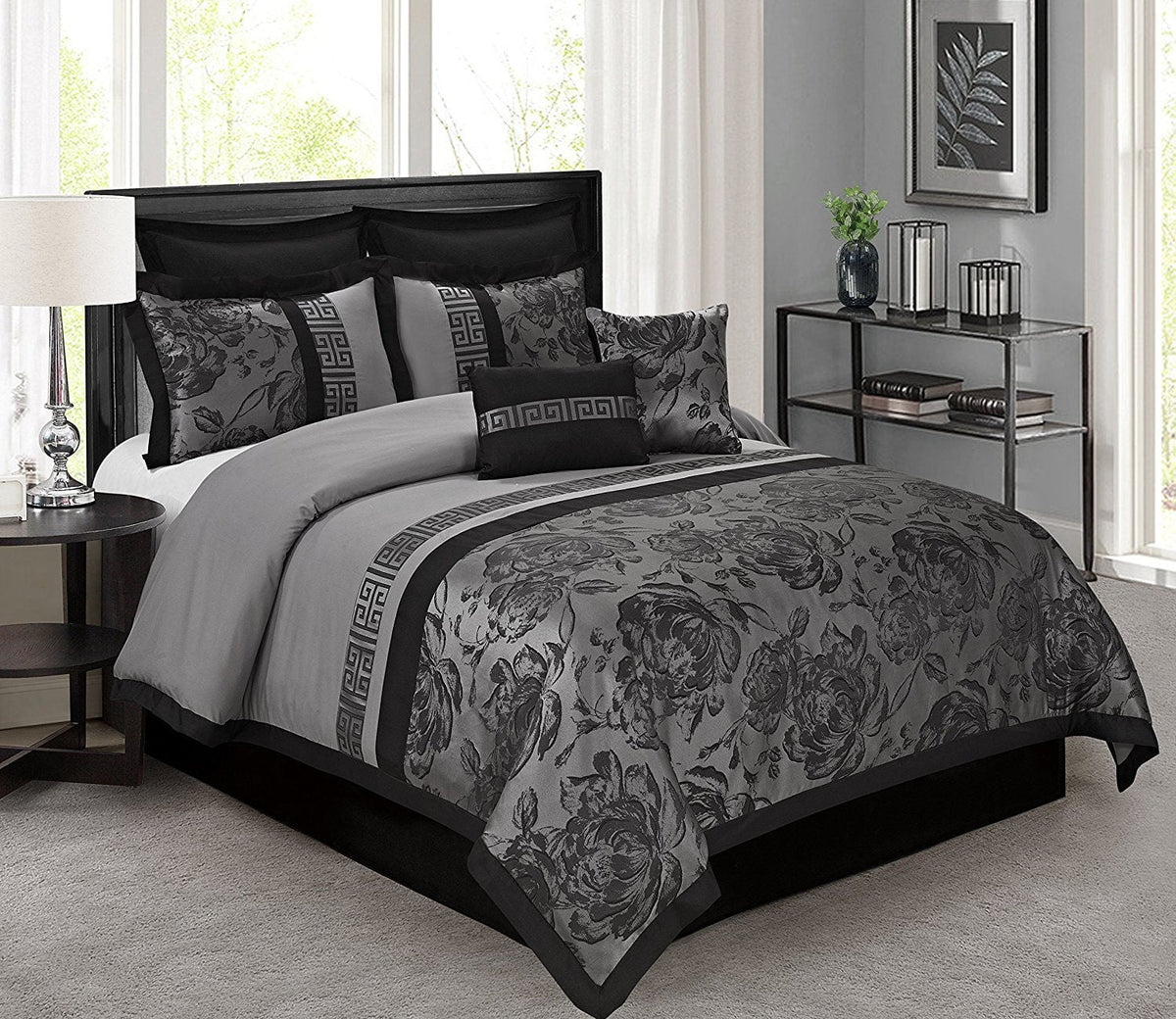 7 Piece Queen Gray Comforter Bed in a Bag Q266266