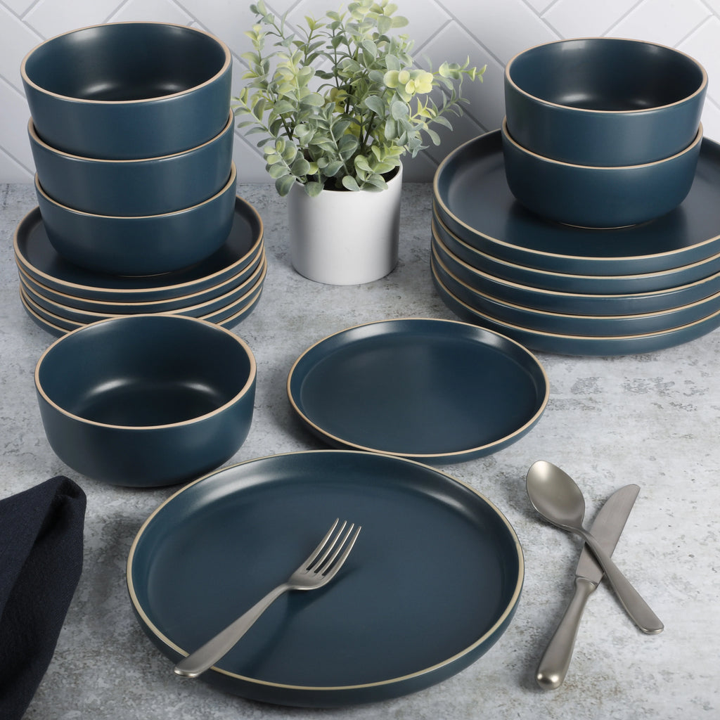 18 Piece Dinnerware Set T196290